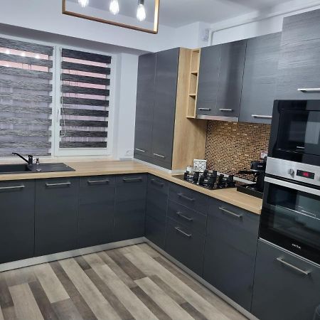 Luxury Apartments Bacau Bagian luar foto