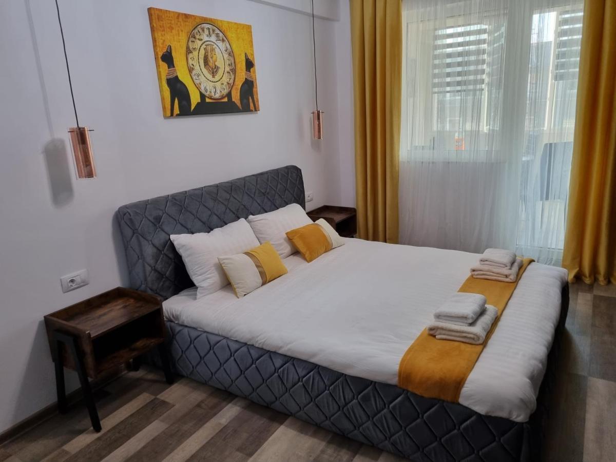 Luxury Apartments Bacau Bagian luar foto