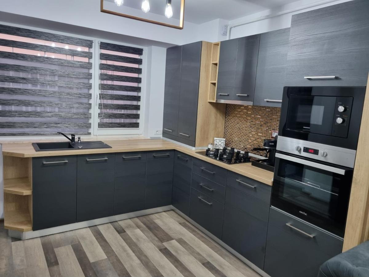 Luxury Apartments Bacau Bagian luar foto