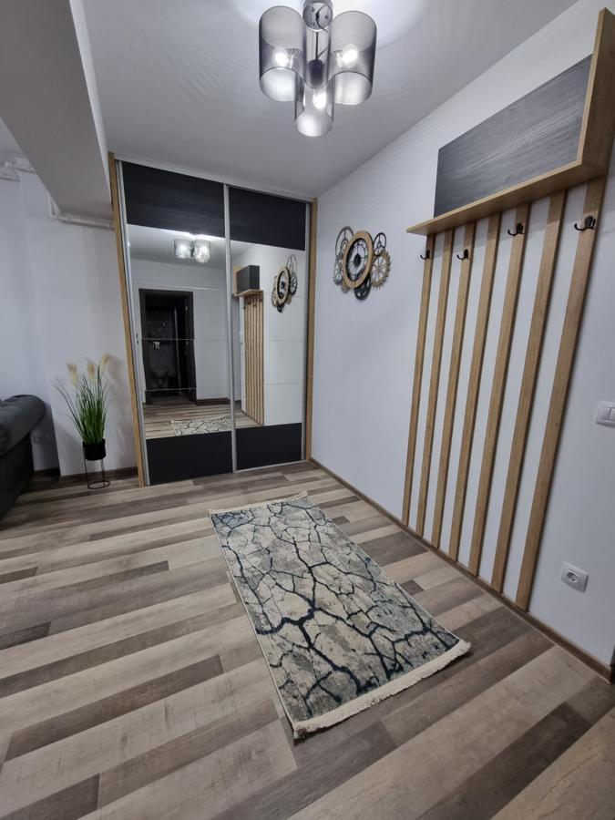 Luxury Apartments Bacau Bagian luar foto