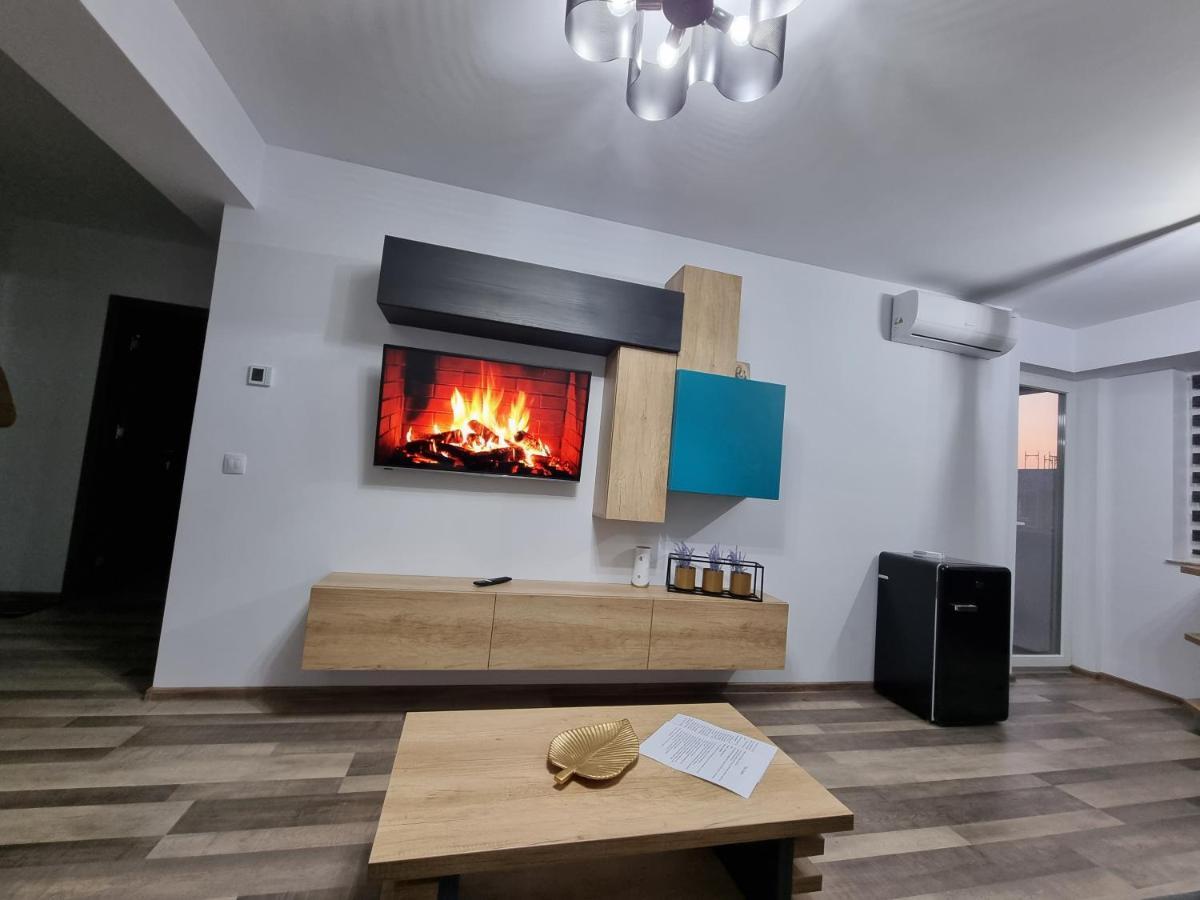 Luxury Apartments Bacau Bagian luar foto