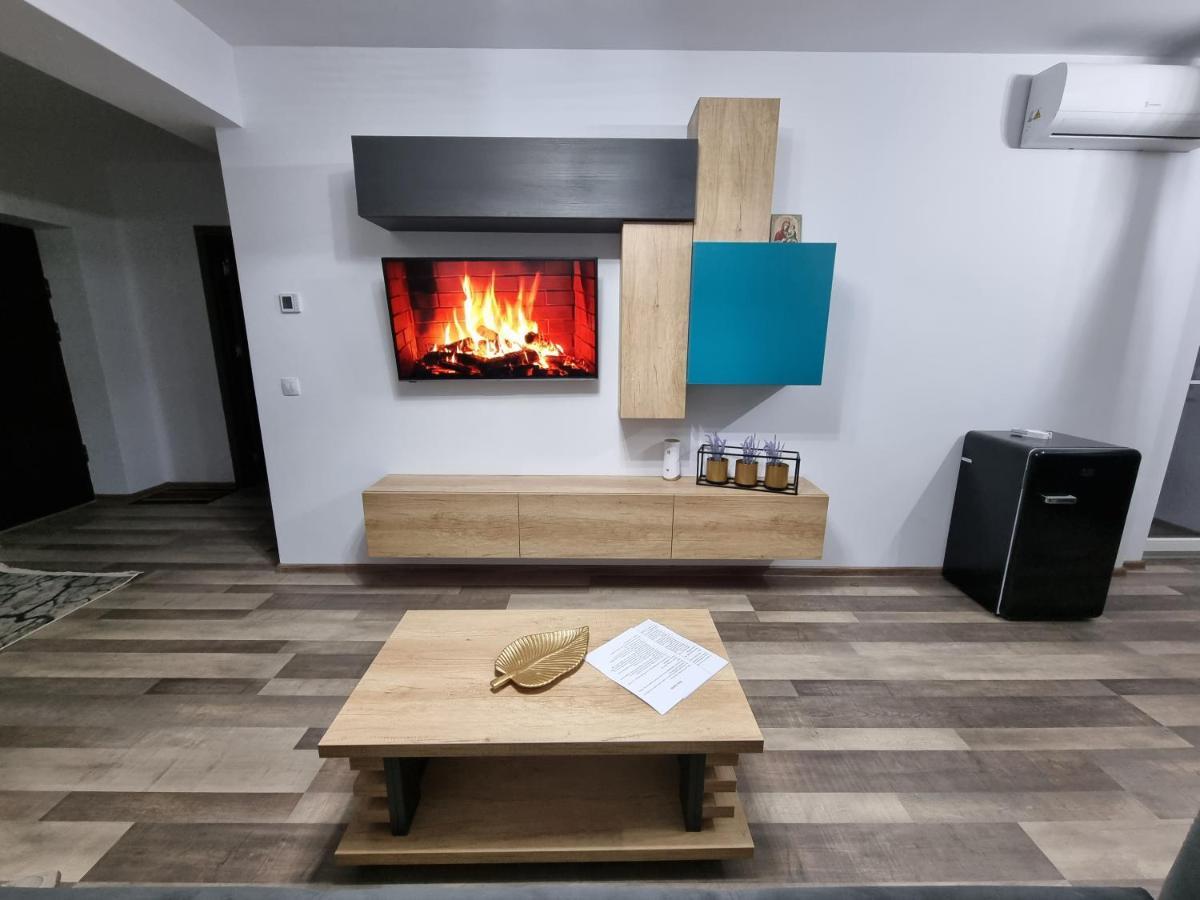 Luxury Apartments Bacau Bagian luar foto