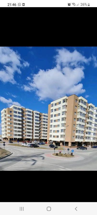 Luxury Apartments Bacau Bagian luar foto