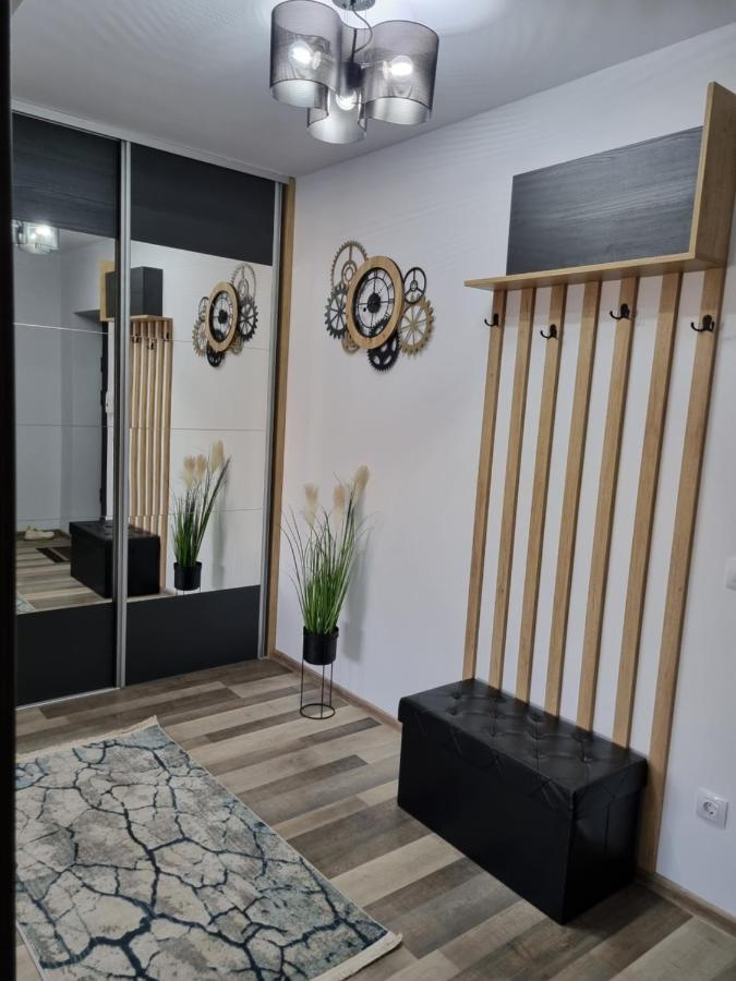 Luxury Apartments Bacau Bagian luar foto