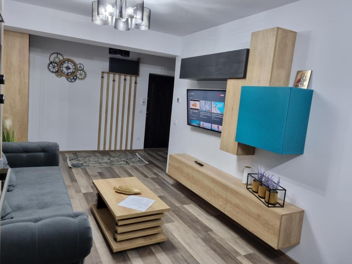 Luxury Apartments Bacau Bagian luar foto