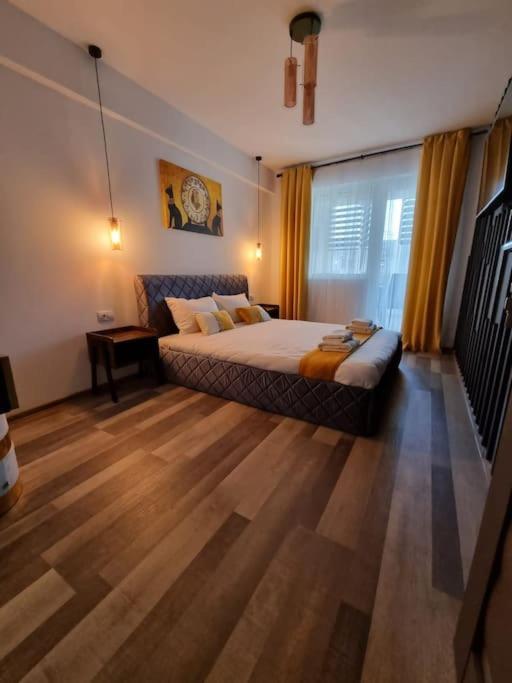 Luxury Apartments Bacau Bagian luar foto